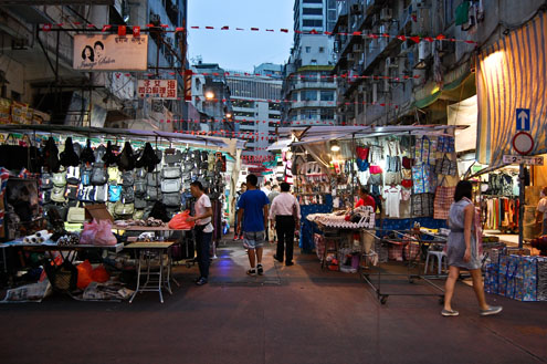 20141022-175720-temple-street-night-market-343